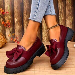 NWT: Burgundy Patent Bowknot Loafers - Sz: EU 40 (US 9-9.5)